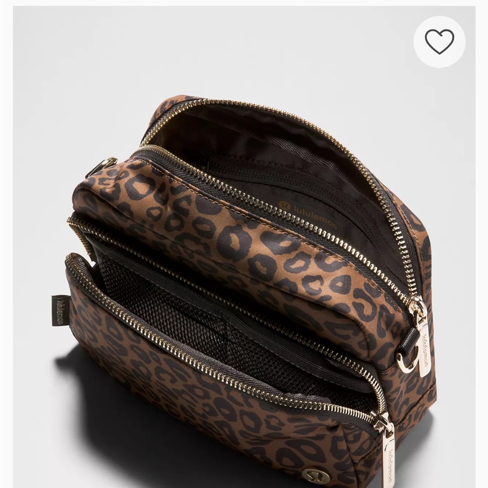 Lululemon Everywhere Crossbody Bag 2L With Gold
Metal Hardware